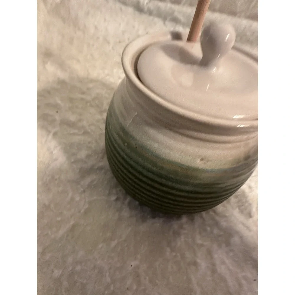 Cracker Barrel Oh Gussie! Honey Pot With Spoon Wand